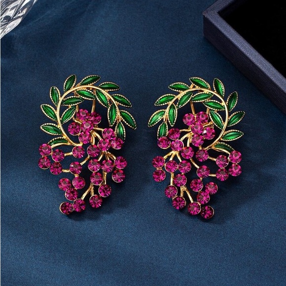 Kirks Folly Gold Tone Purple Grape Rhinestone Stud Earrings NWOT - Picture 2 of 12